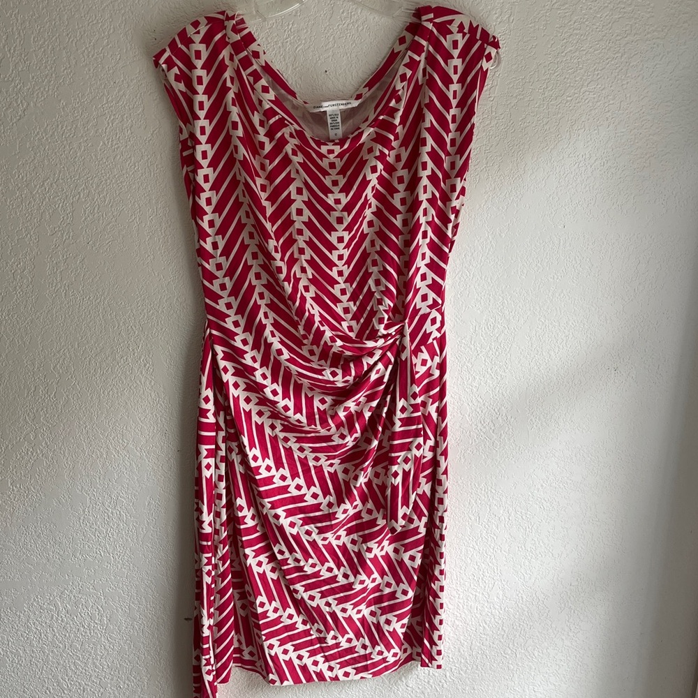 100% Silk Diane Von Furstenberg Retro Pink Red Wrap Dress